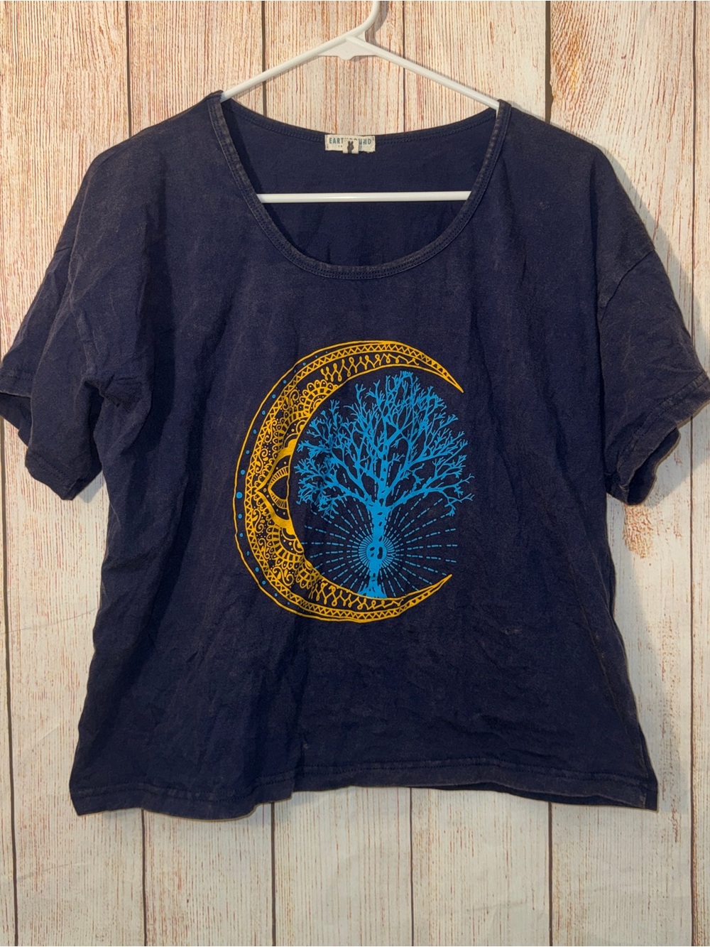 Earthbound Trading Company Moon Tree cropped t-shirt M - Picture 2 of 7
